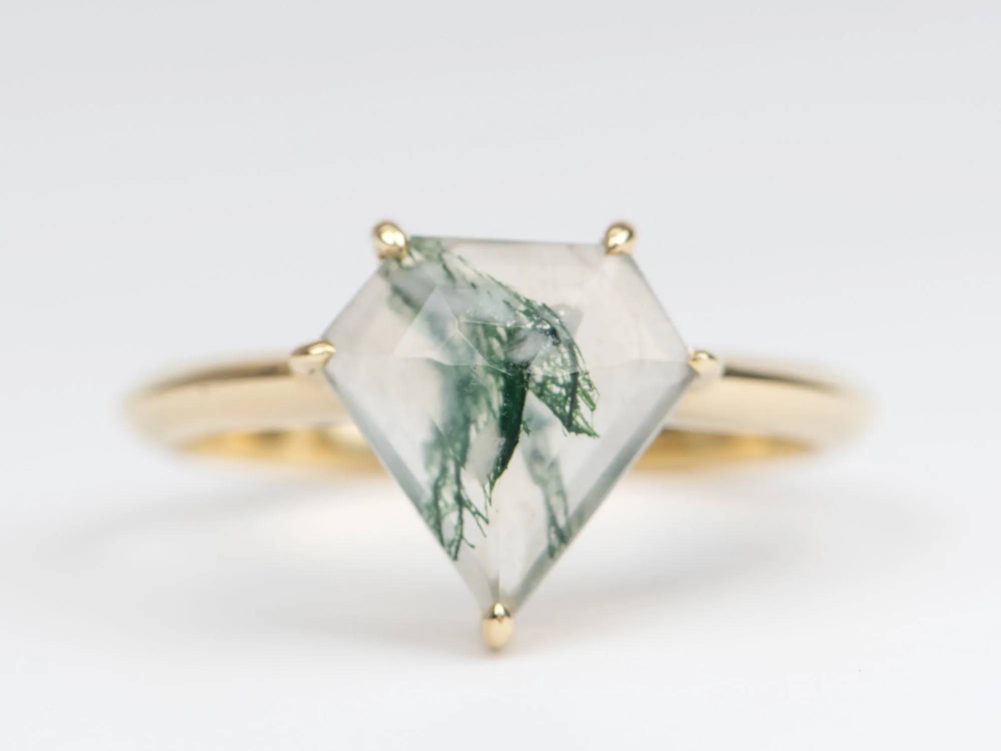 1.75ct Shield-Shape Moss Agate 14K Yellow Gold Engagement Ring R6246