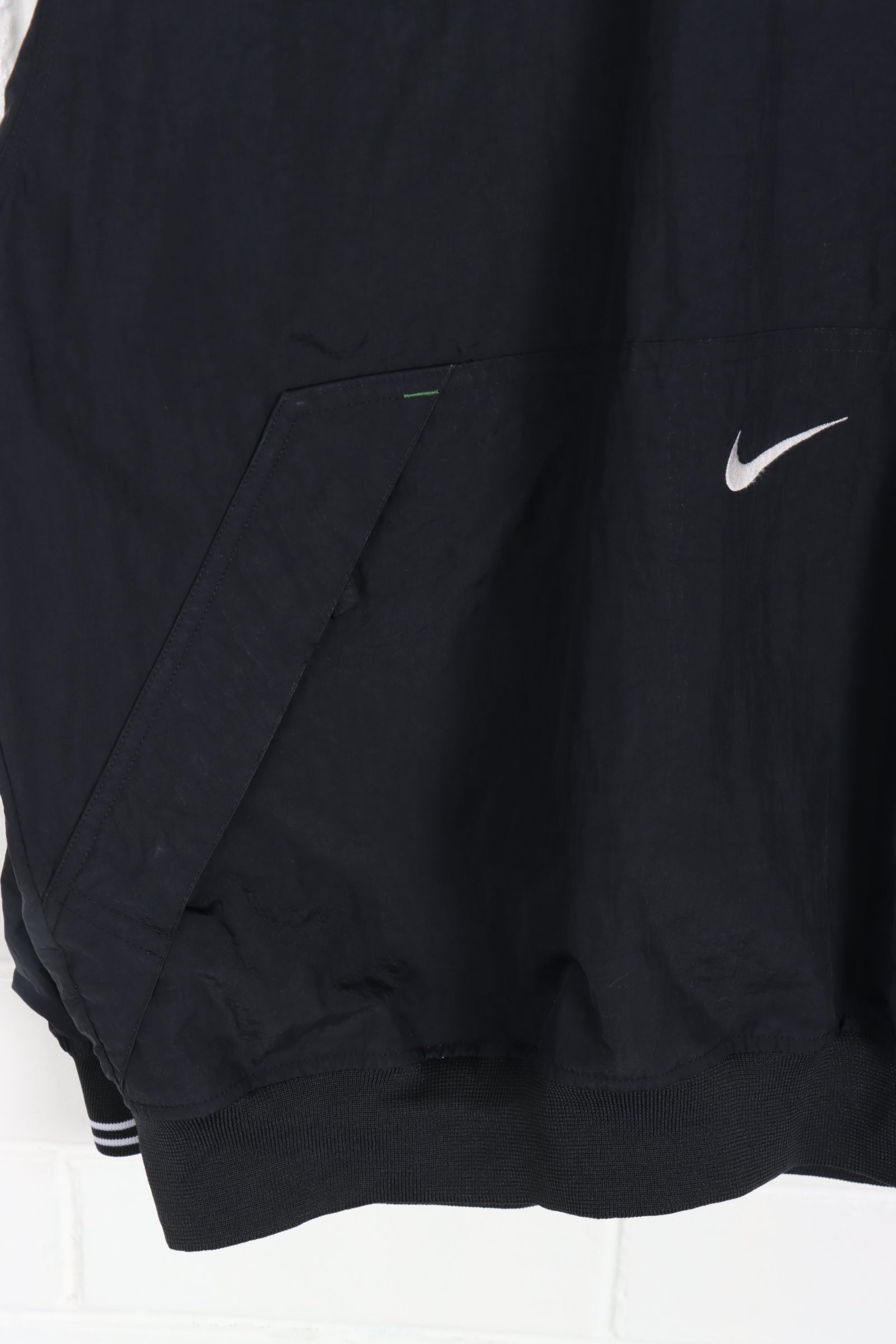 NIKE Centre Swoosh Embroidered V-Neck Pullover Windbreaker (XXL)