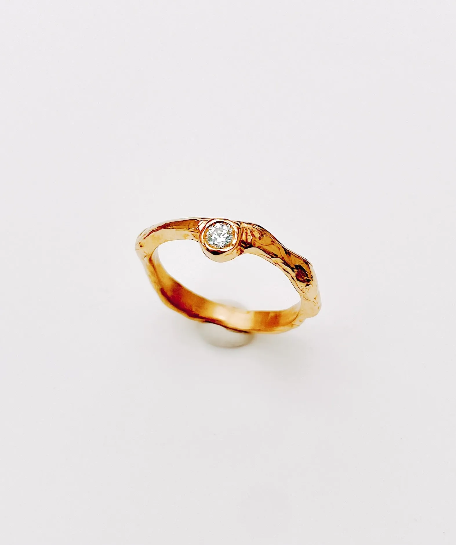 Ring 18k gold with diamond I